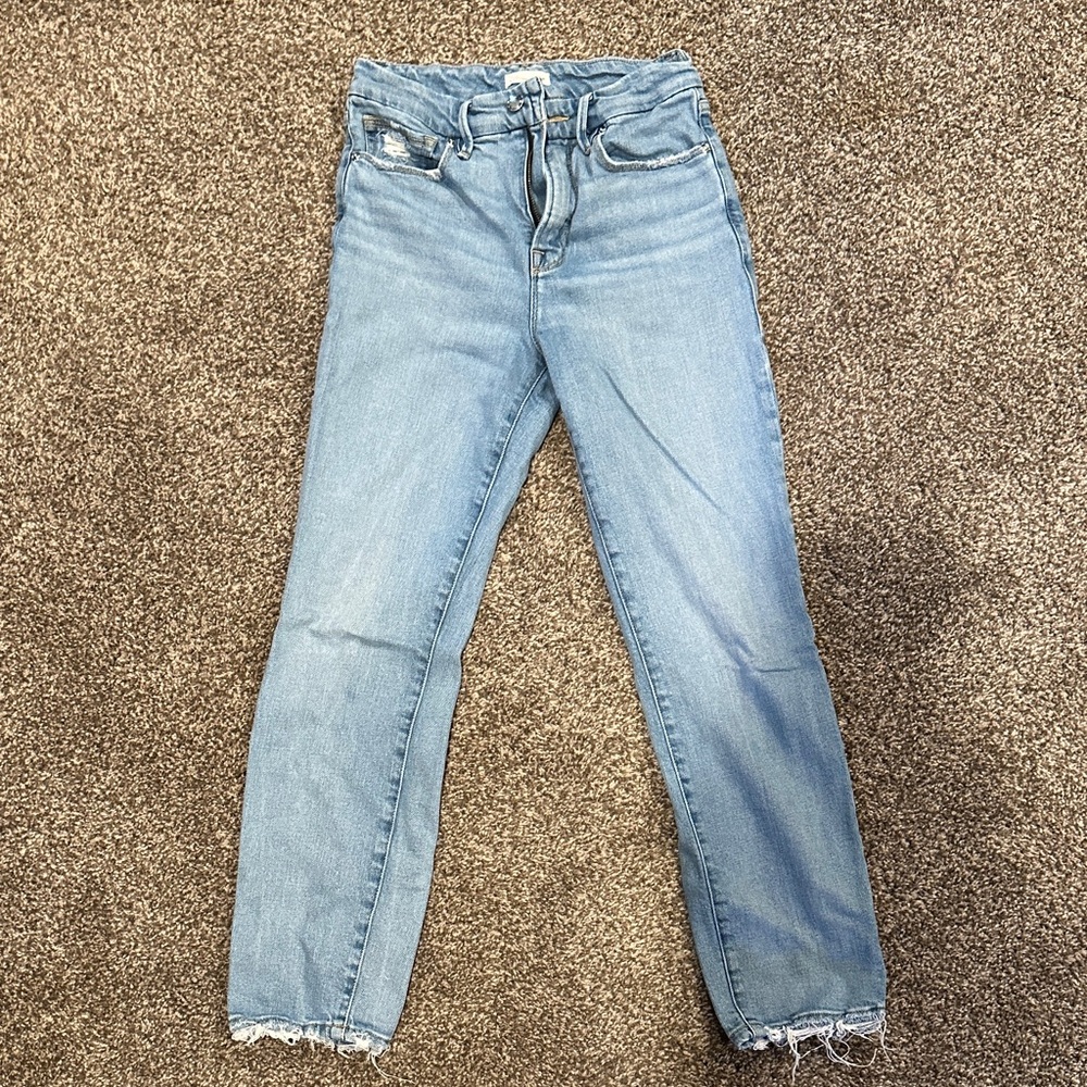 Good American Light Wash Ankle Jeans